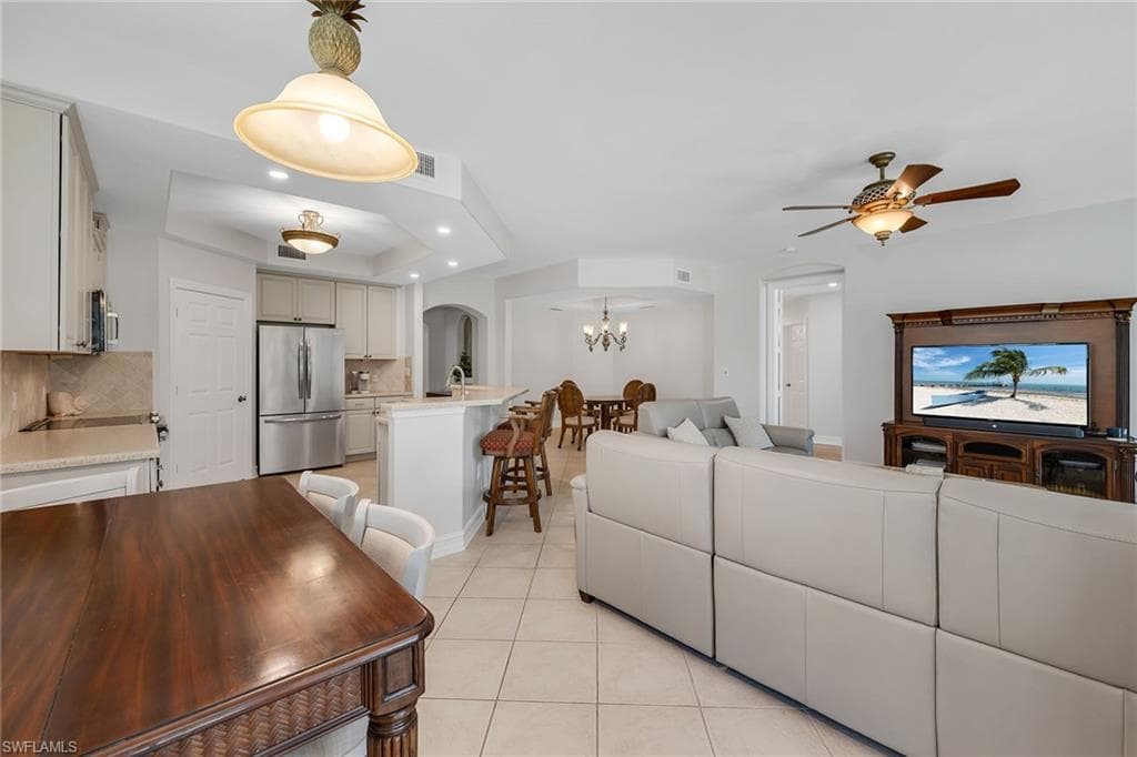 1285 Rialto WAY # 102, NAPLES FL 34114-15