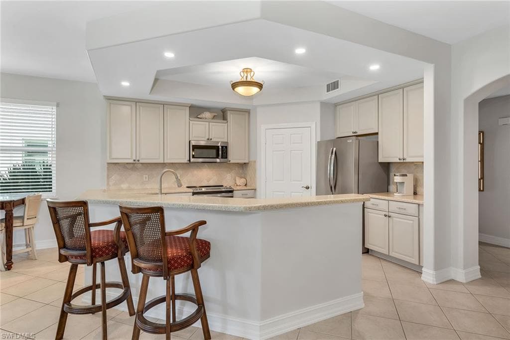1285 Rialto WAY # 102, NAPLES FL 34114-8