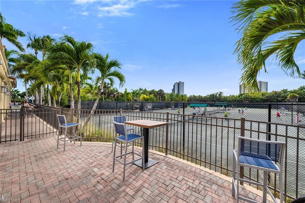 1285 Rialto WAY # 102, NAPLES FL 34114-33