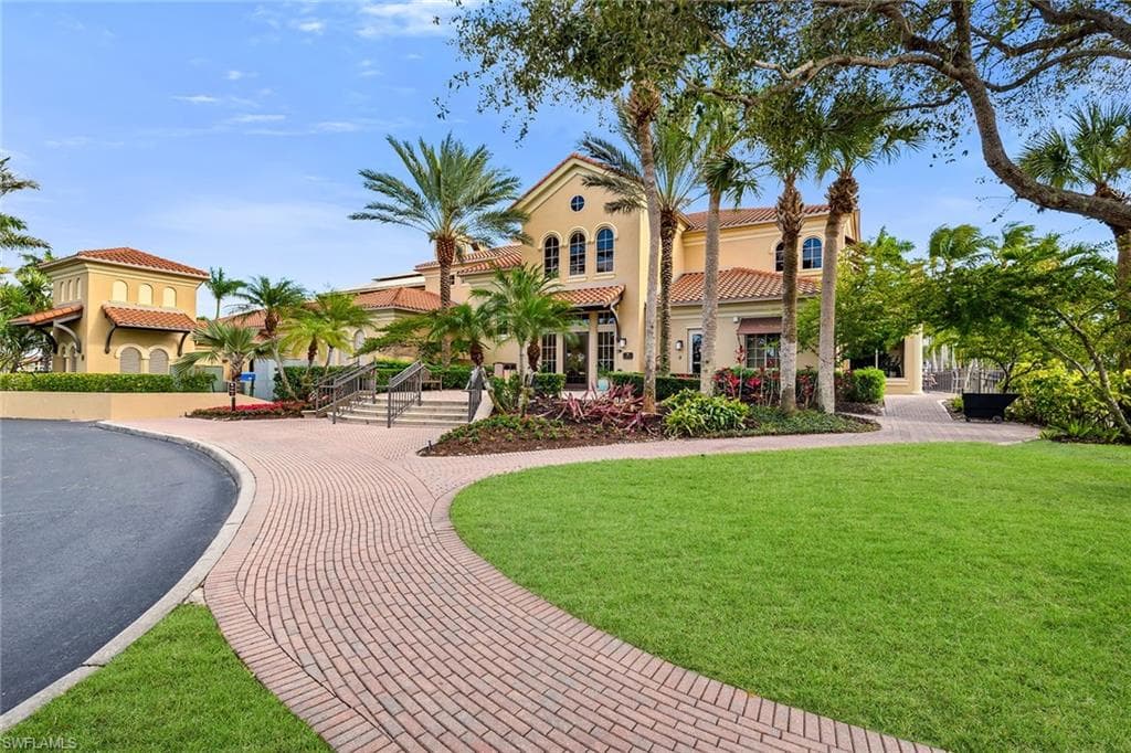 1285 Rialto WAY # 102, NAPLES FL 34114-32