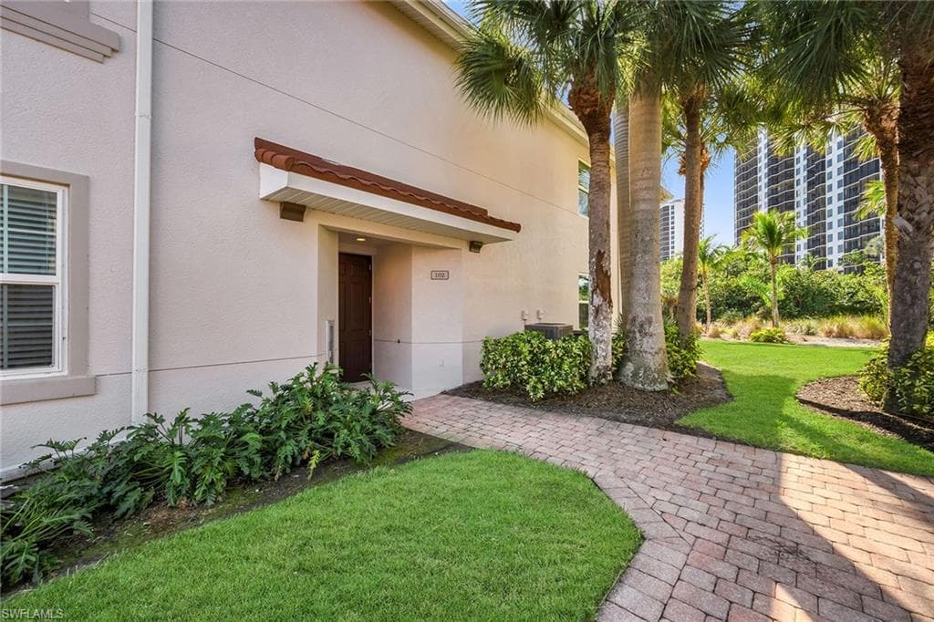 1285 Rialto WAY # 102, NAPLES FL 34114-40