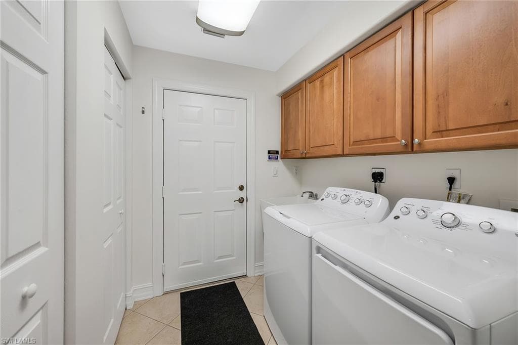 1285 Rialto WAY # 102, NAPLES FL 34114-24