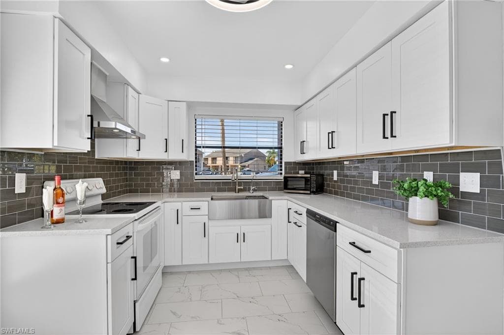 1209 SE 8th ST # 111, CAPE CORAL FL 33990-8