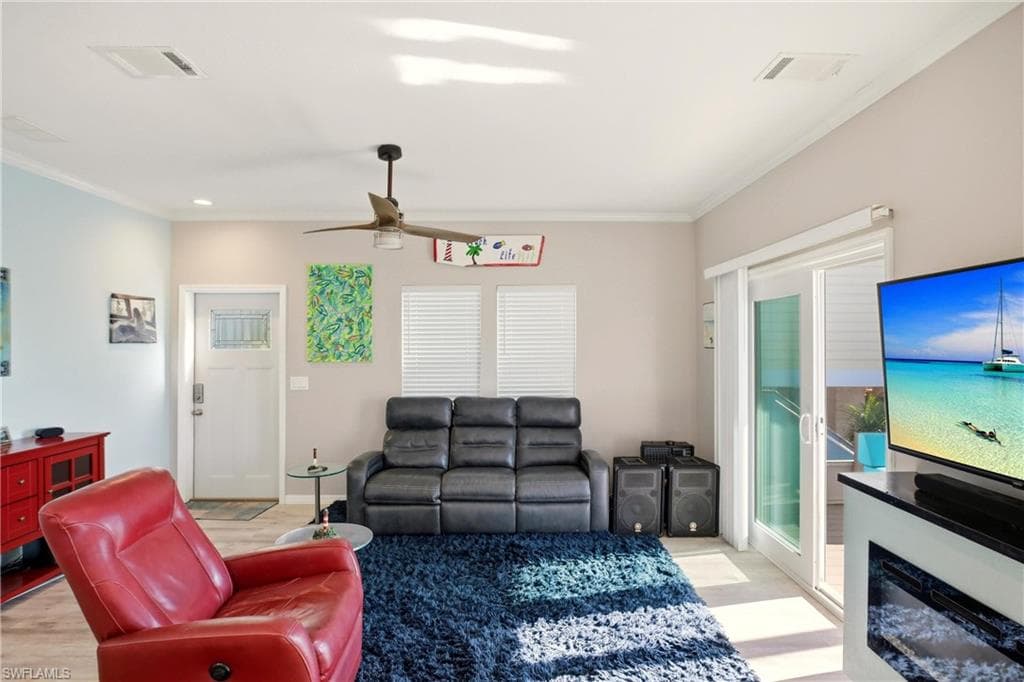 35 Emily LN, FORT MYERS BEACH FL 33931-8