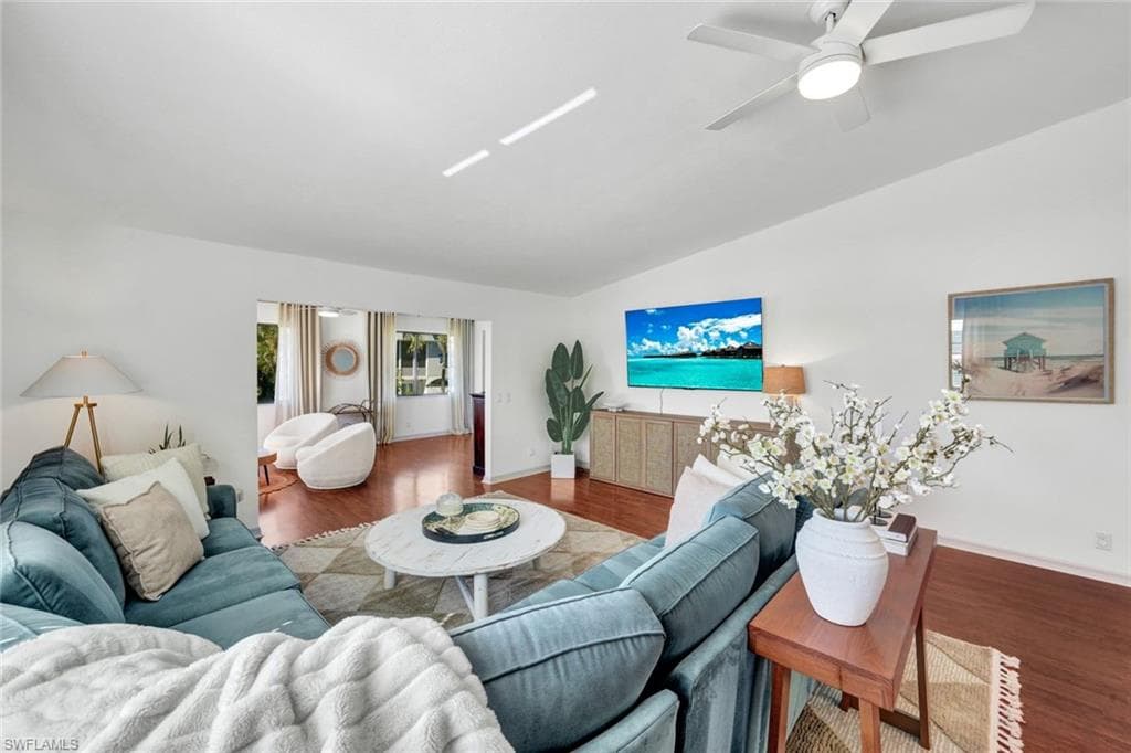1285 Grand Canal DR-11