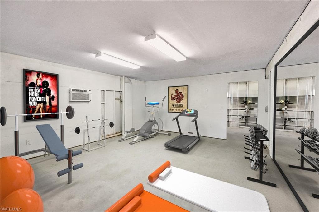 1285 Grand Canal DR-32