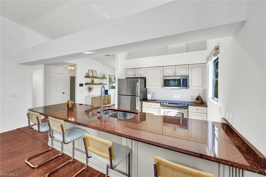 1285 Grand Canal DR-7