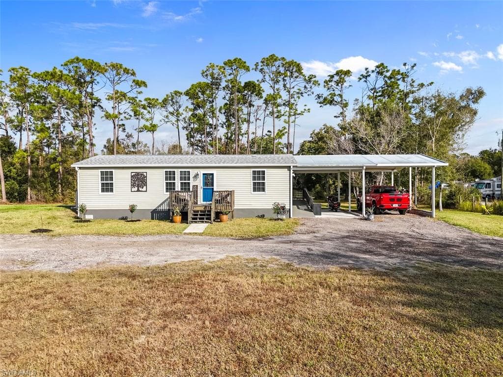 6885 Rich RD, NORTH FORT MYERS FL 33917-2