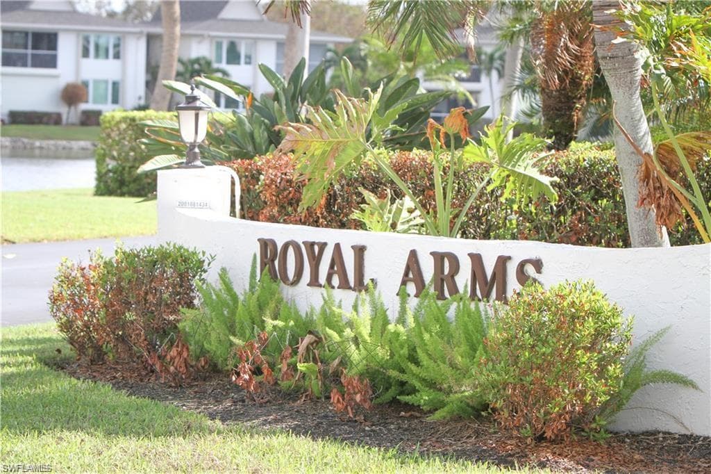 97 Georgetown BLVD # 97, NAPLES FL 34112-1