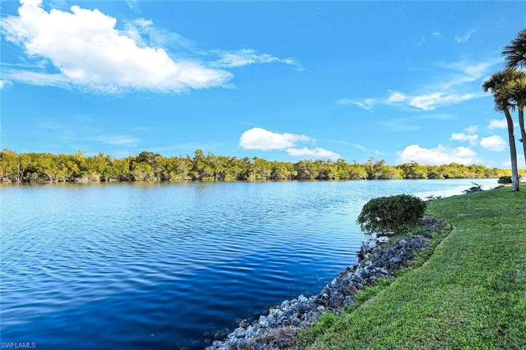 1325 Mainsail DR # 1211, NAPLES FL 34114-1