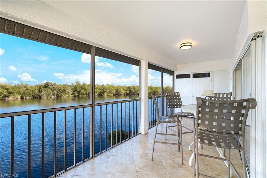 1325 Mainsail DR # 1211, NAPLES FL 34114-15