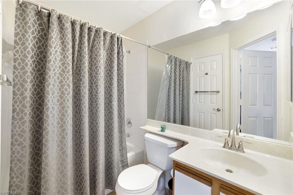 1325 Mainsail DR # 1211, NAPLES FL 34114-14