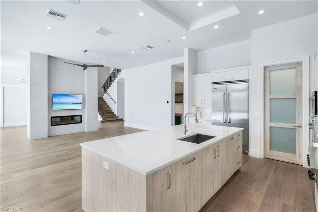 16716 Enclave CIR-9