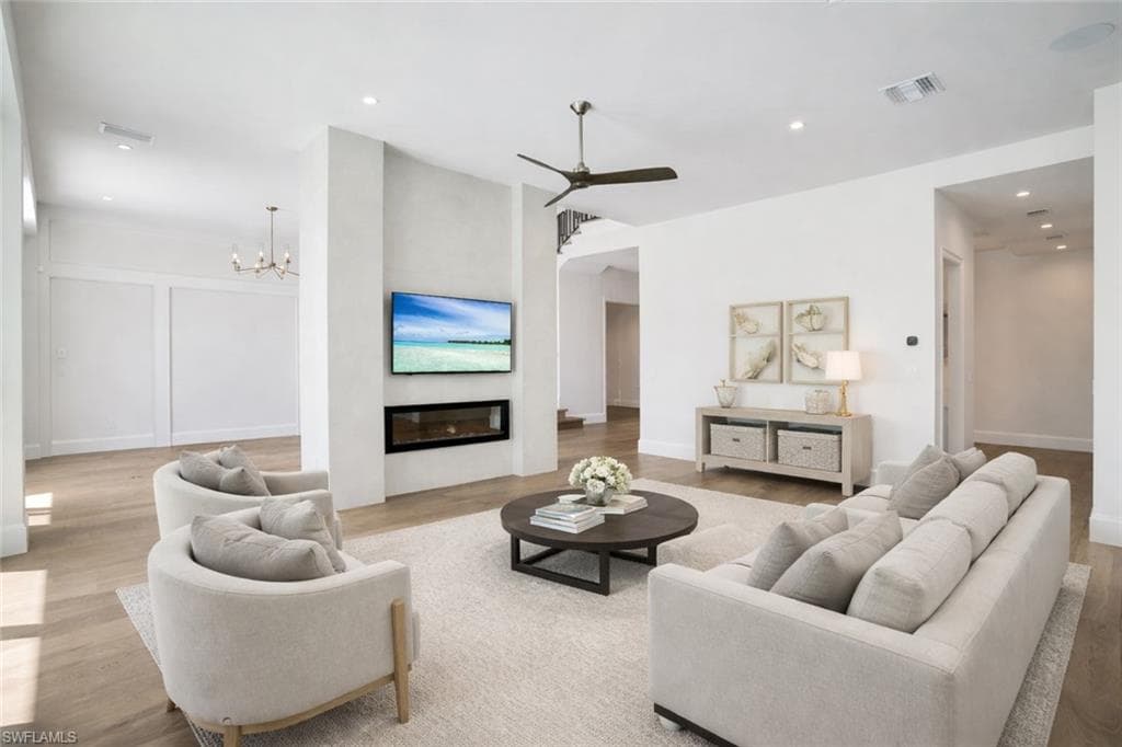 16716 Enclave CIR-13