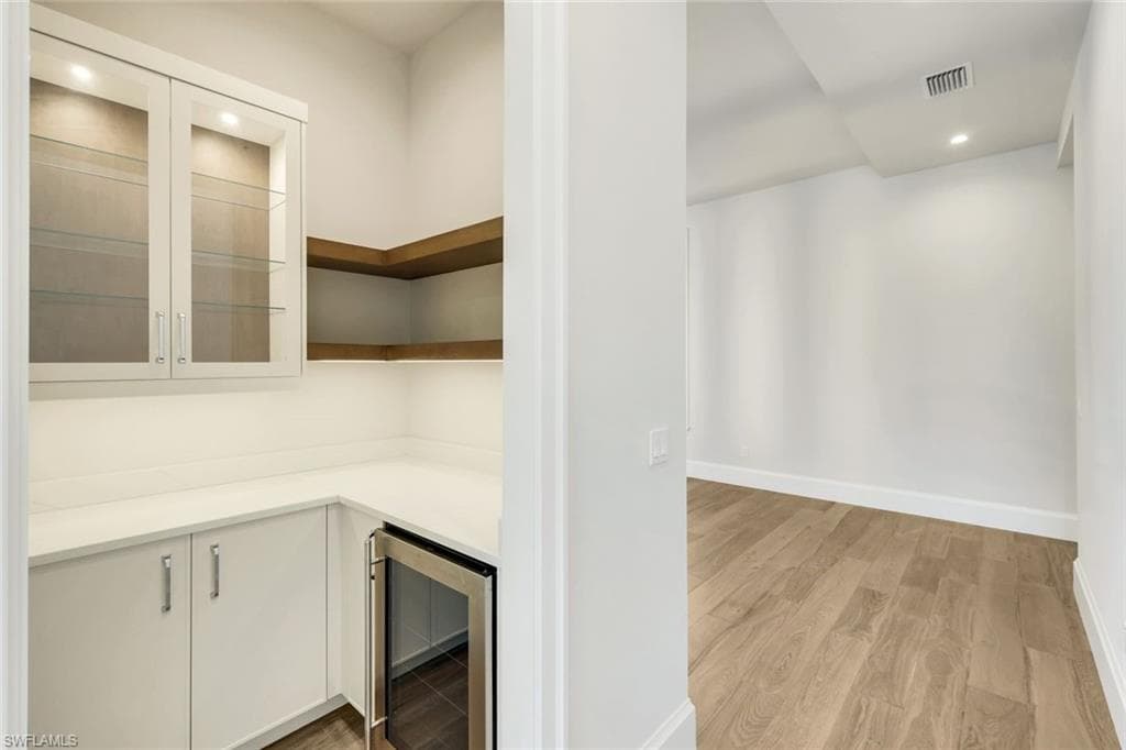 16716 Enclave CIR-14