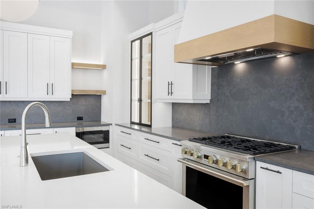 16728 Enclave CIR, NAPLES FL 34110-14