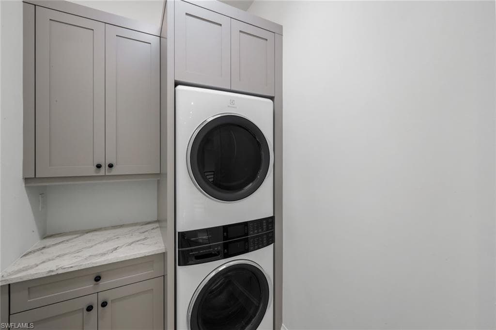 16728 Enclave CIR, NAPLES FL 34110-42