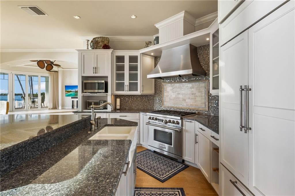 12271 Shoreview DR-21