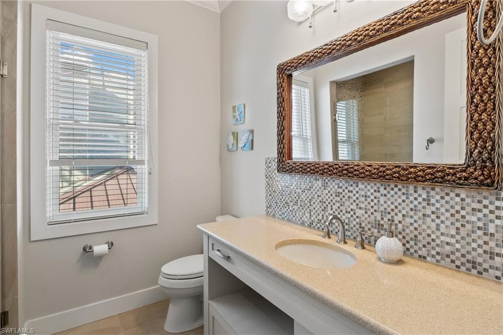 12271 Shoreview DR-33