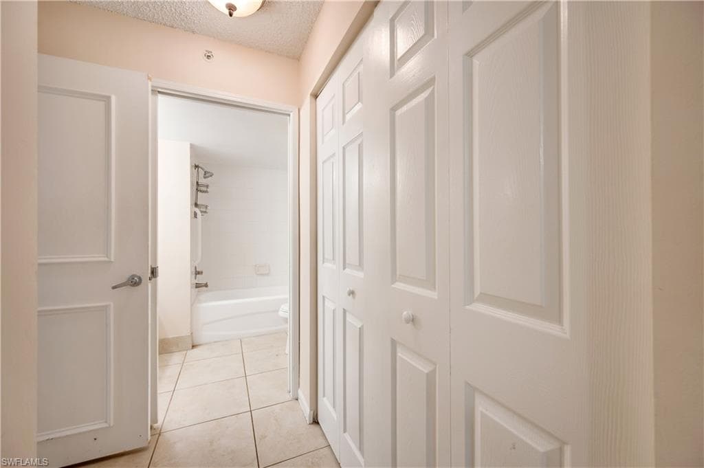 1210 Wildwood Lakes BLVD # 106, NAPLES FL 34104-26