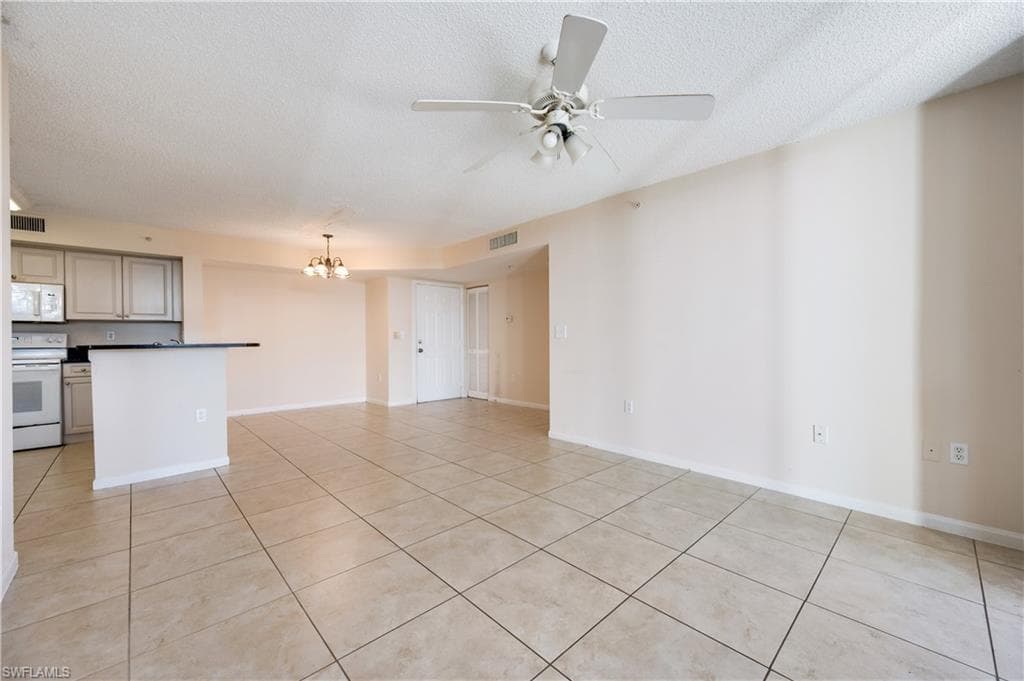 1210 Wildwood Lakes BLVD # 106, NAPLES FL 34104-12