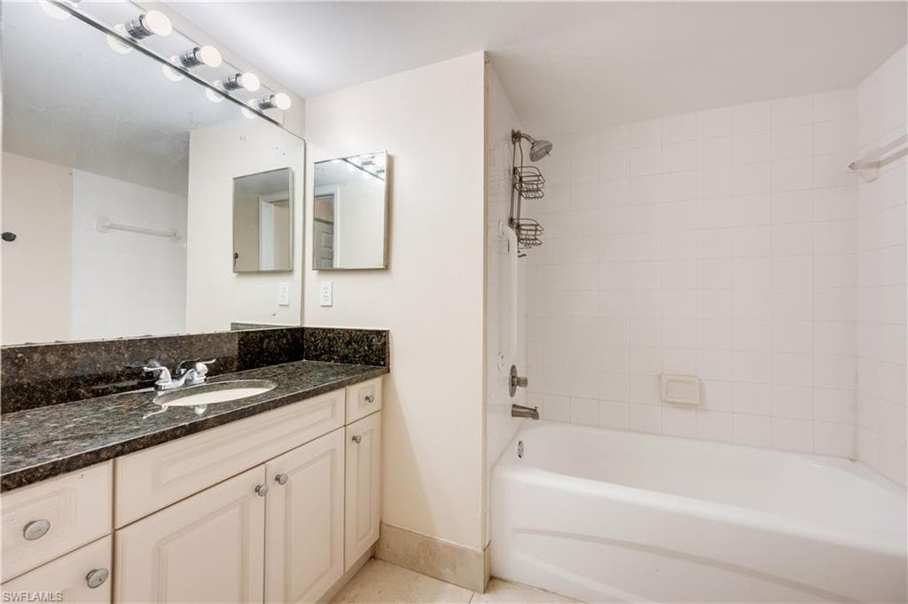 1210 Wildwood Lakes BLVD # 106, NAPLES FL 34104-21