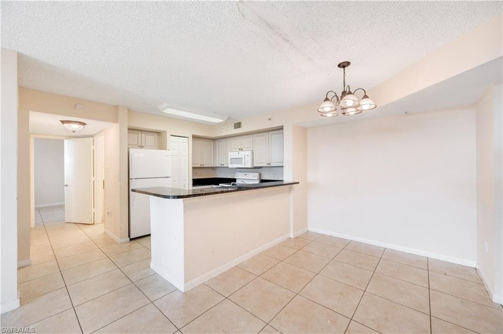 1210 Wildwood Lakes BLVD # 106, NAPLES FL 34104-27