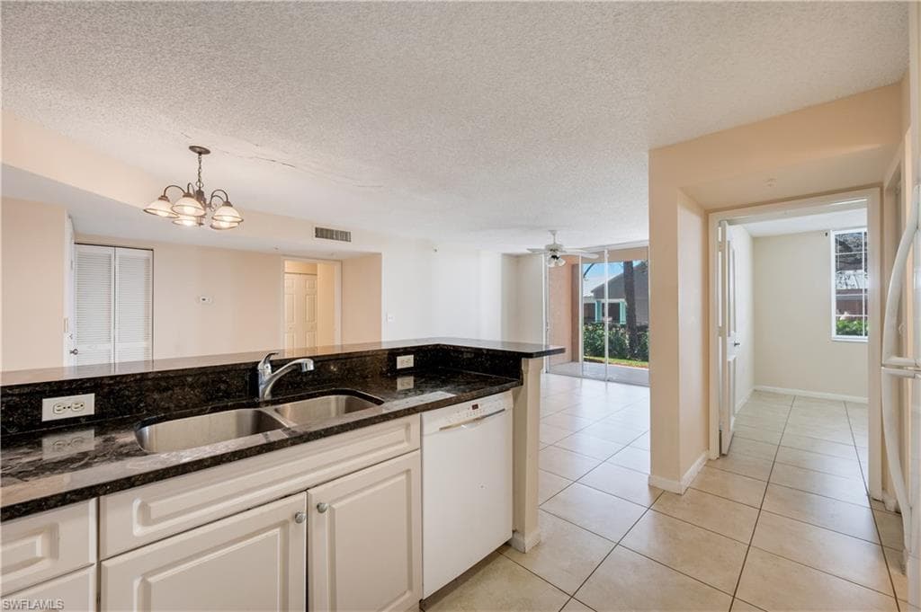 1210 Wildwood Lakes BLVD # 106, NAPLES FL 34104-8