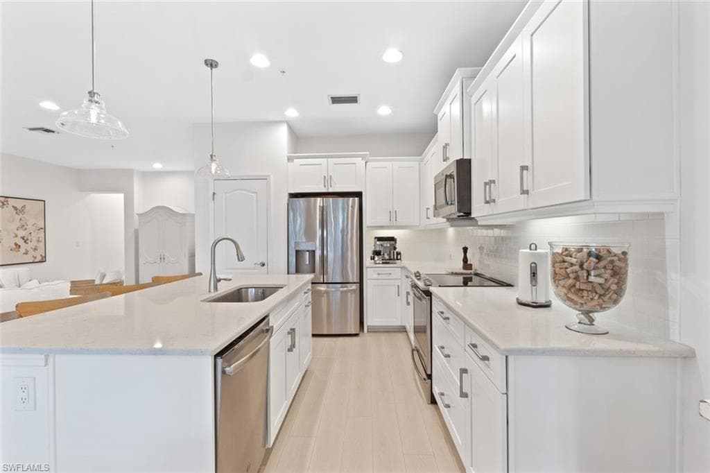 6973 Avalon CIR 1406-5