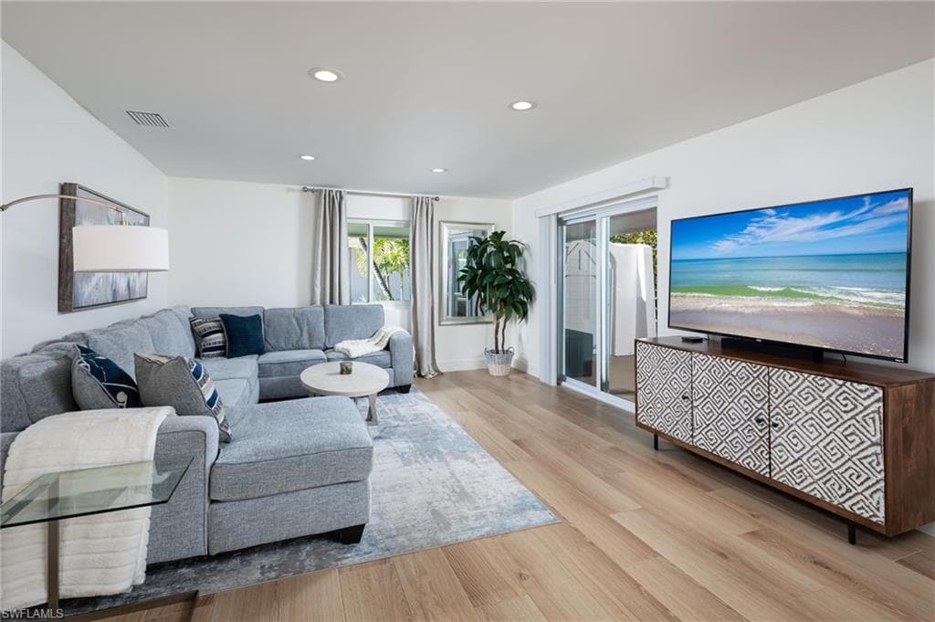 1595 Curlew AVE # 4, NAPLES FL 34102-2