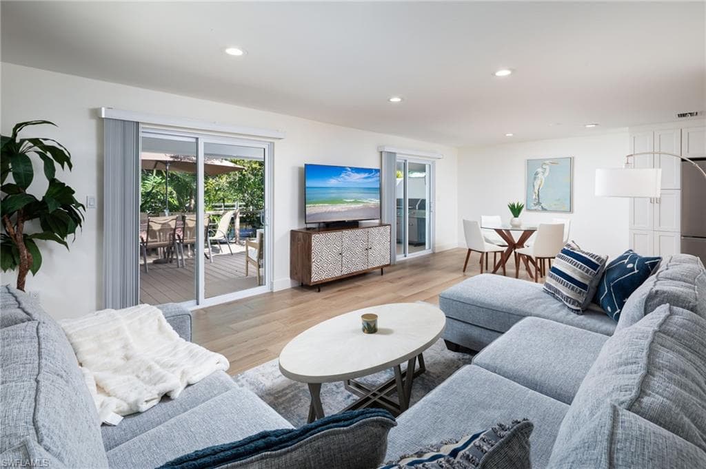 1595 Curlew AVE # 4, NAPLES FL 34102-3