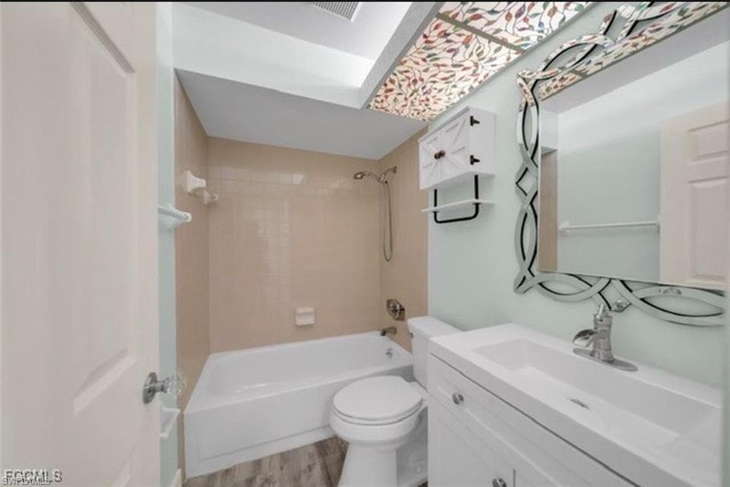 1521 SW 47th TER 204-11