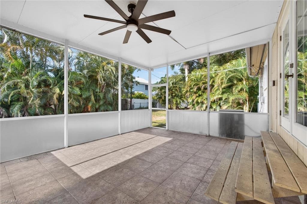 1420 Maravilla AVE-41