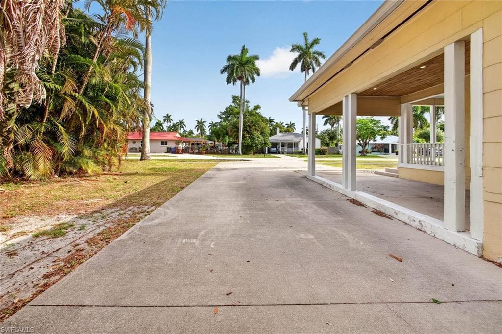 1420 Maravilla AVE-46