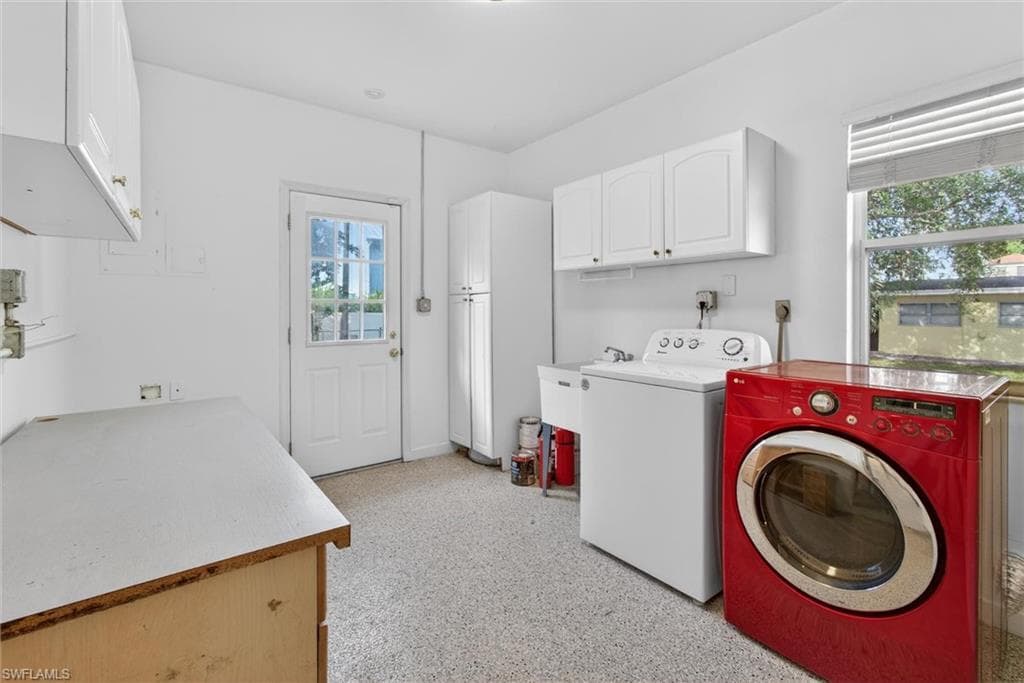 1420 Maravilla AVE-37