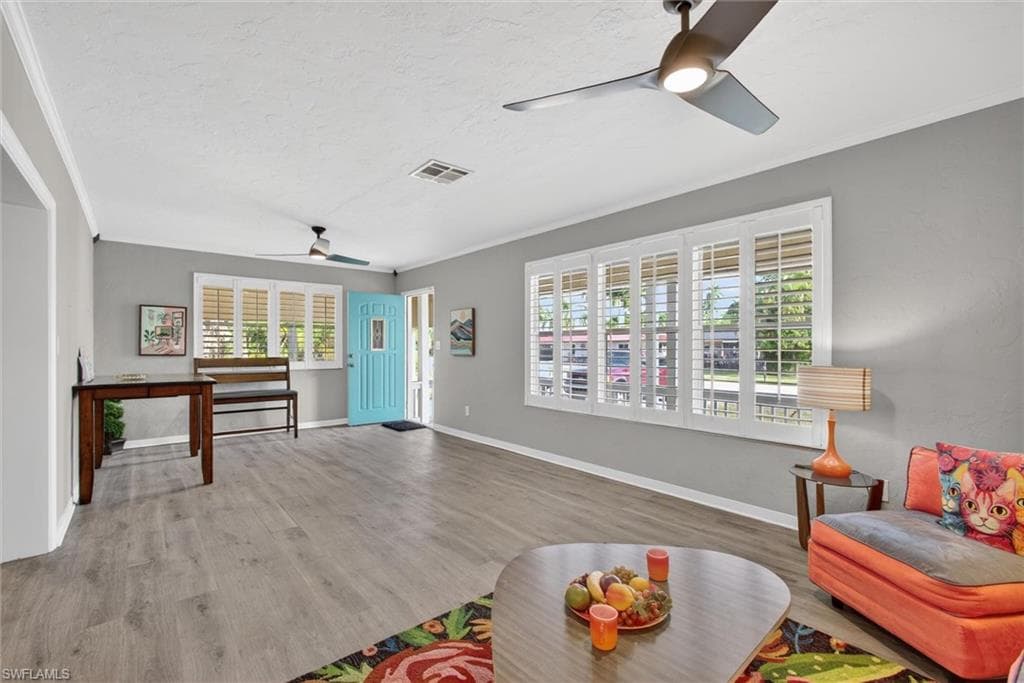 1420 Maravilla AVE-13