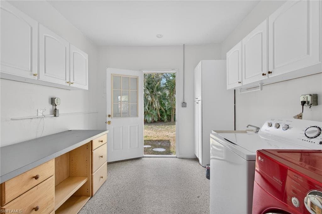 1420 Maravilla AVE-40