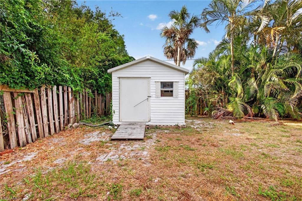 1420 Maravilla AVE-49