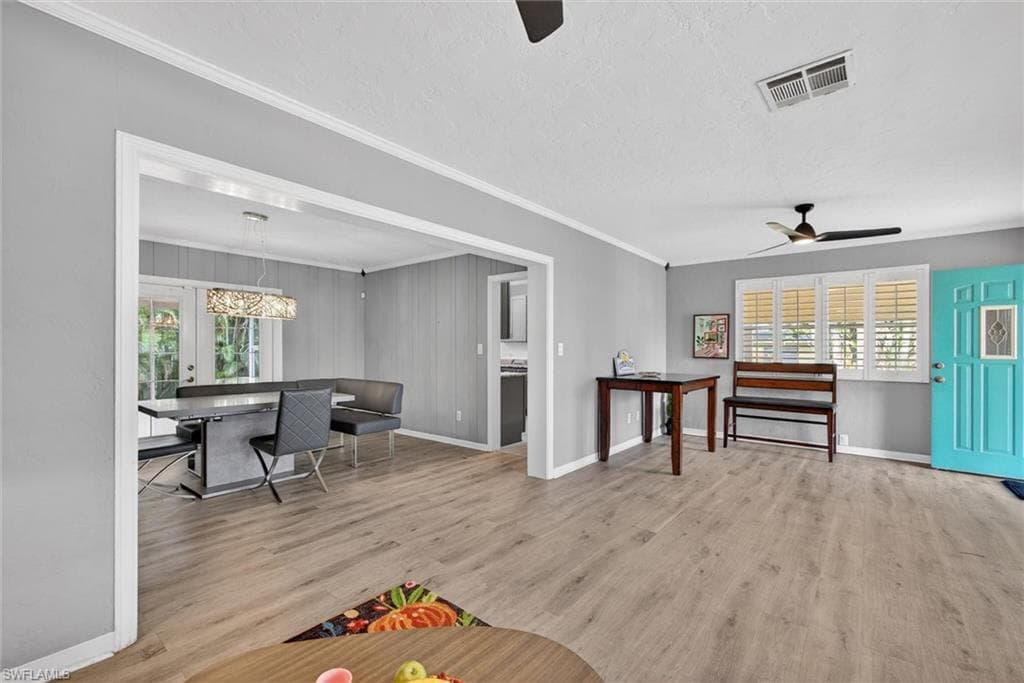 1420 Maravilla AVE-14