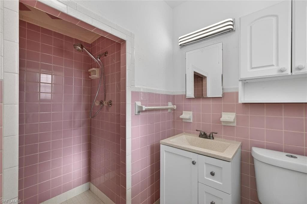 1420 Maravilla AVE-34