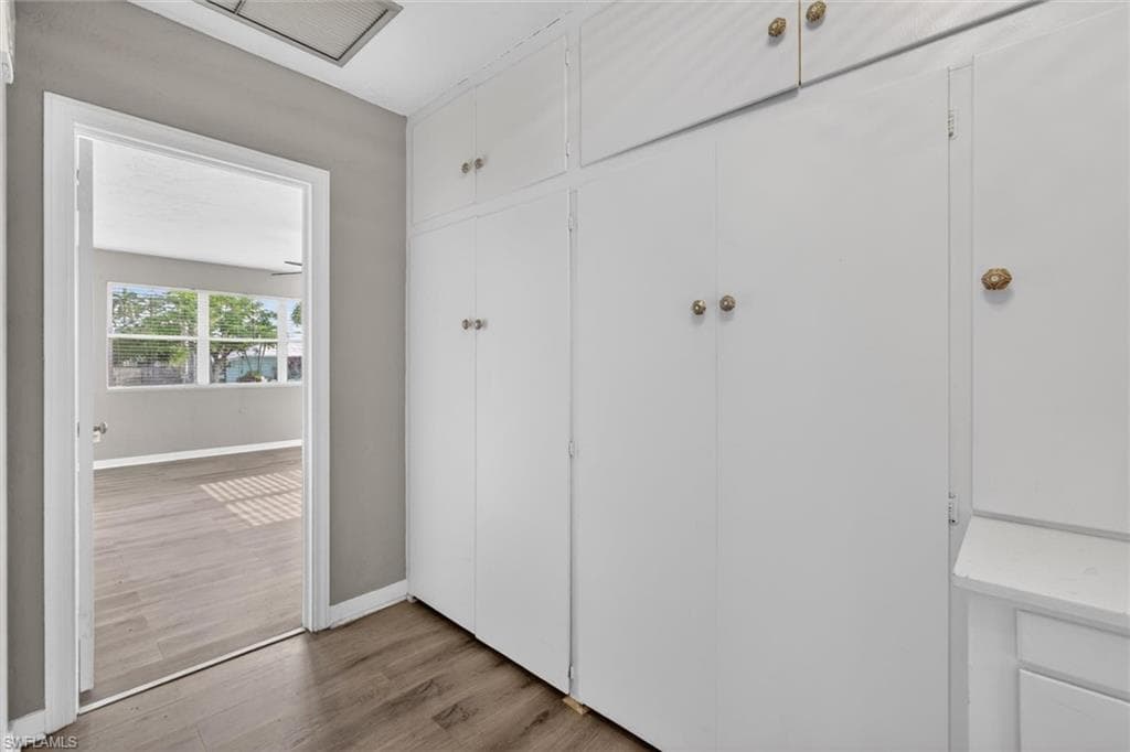 1420 Maravilla AVE-24
