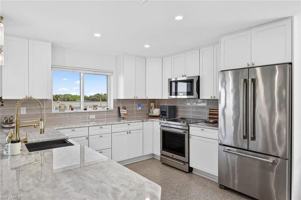 867 Oak ST, FORT MYERS BEACH FL 33931-16