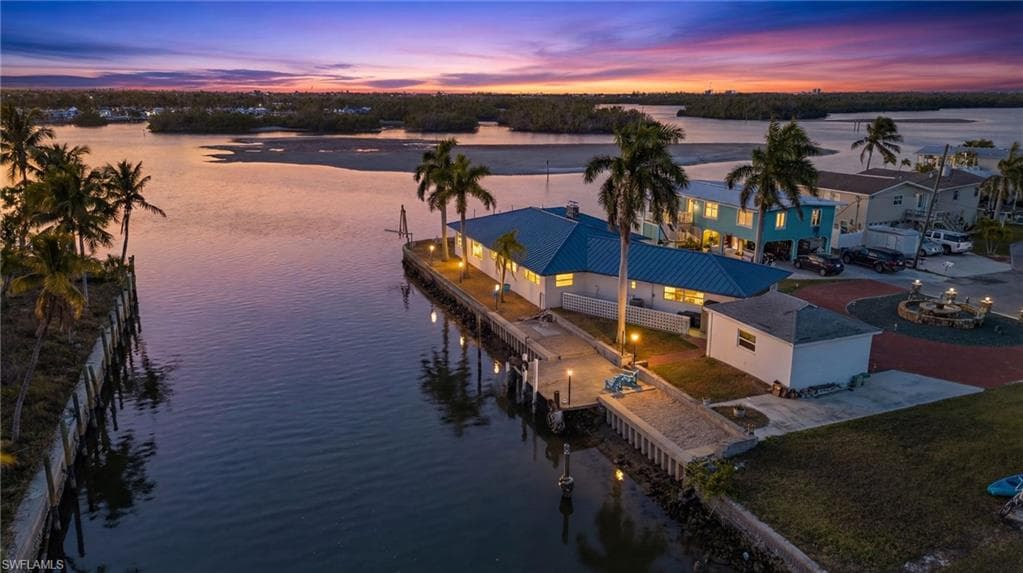 867 Oak ST, FORT MYERS BEACH FL 33931-40