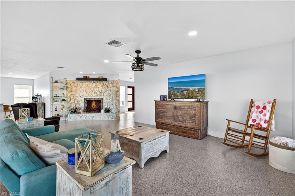 867 Oak ST, FORT MYERS BEACH FL 33931-8