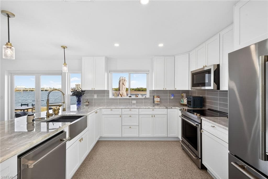 867 Oak ST, FORT MYERS BEACH FL 33931-17