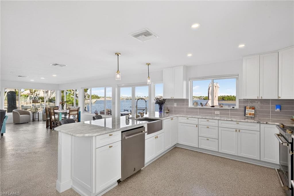 867 Oak ST, FORT MYERS BEACH FL 33931-18