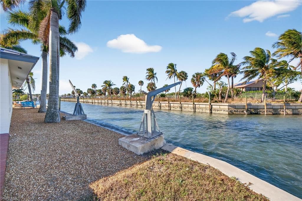 867 Oak ST, FORT MYERS BEACH FL 33931-38