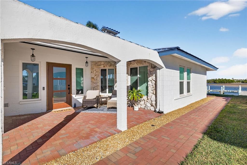 867 Oak ST, FORT MYERS BEACH FL 33931-3