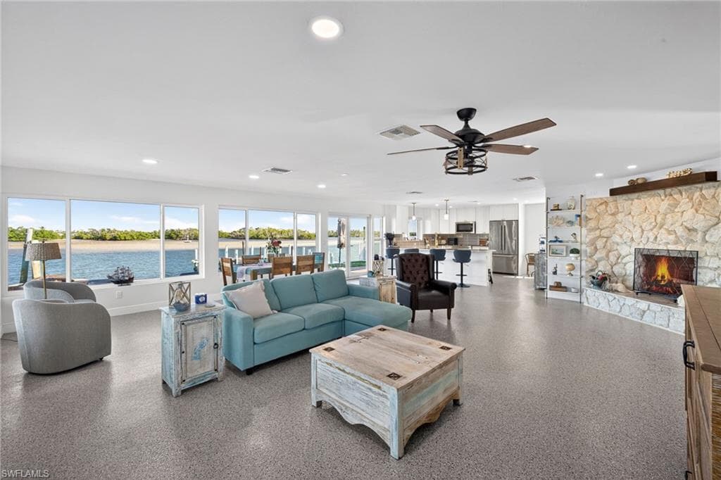 867 Oak ST, FORT MYERS BEACH FL 33931-7