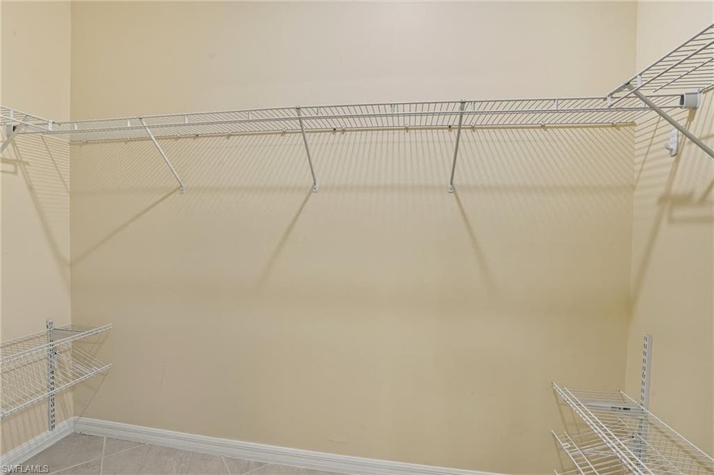 8290 Venetian Pointe DR, FORT MYERS FL 33908-25